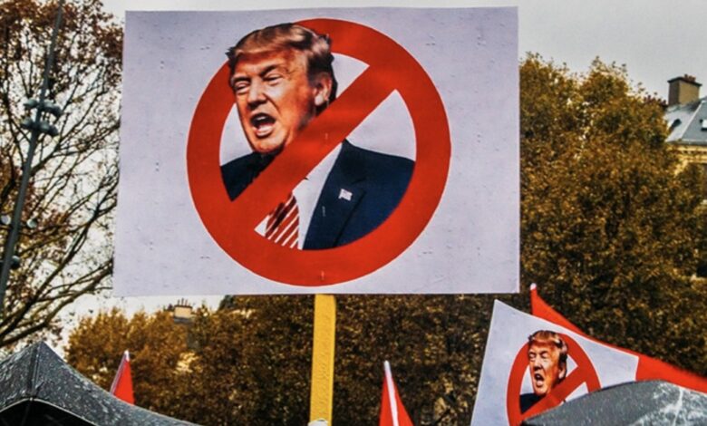 Трампец-подкрался-незаметно,-хоть-виден-был-издалека