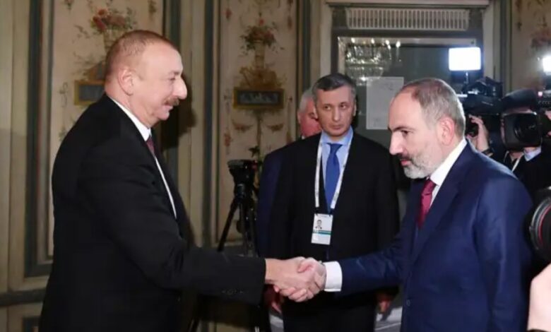 На-встрече-тет-а-тет-Алиев-и-Пашинян-решали-как-кинуть-Россию.-Военную-базу-в-Гюмри-тоже-выдворят