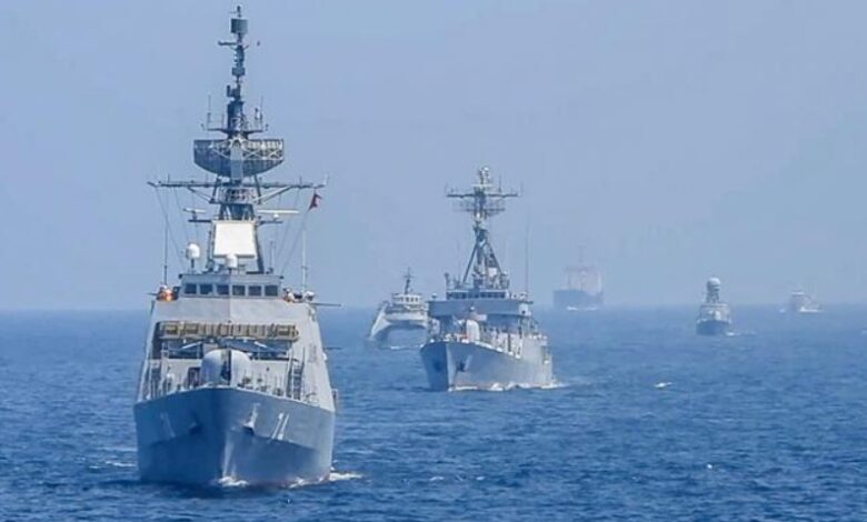 Ормузский-пролив:-ВМС-России,-Китая-и-Ирана-начинают-маневры-под-носом-авианосца-США